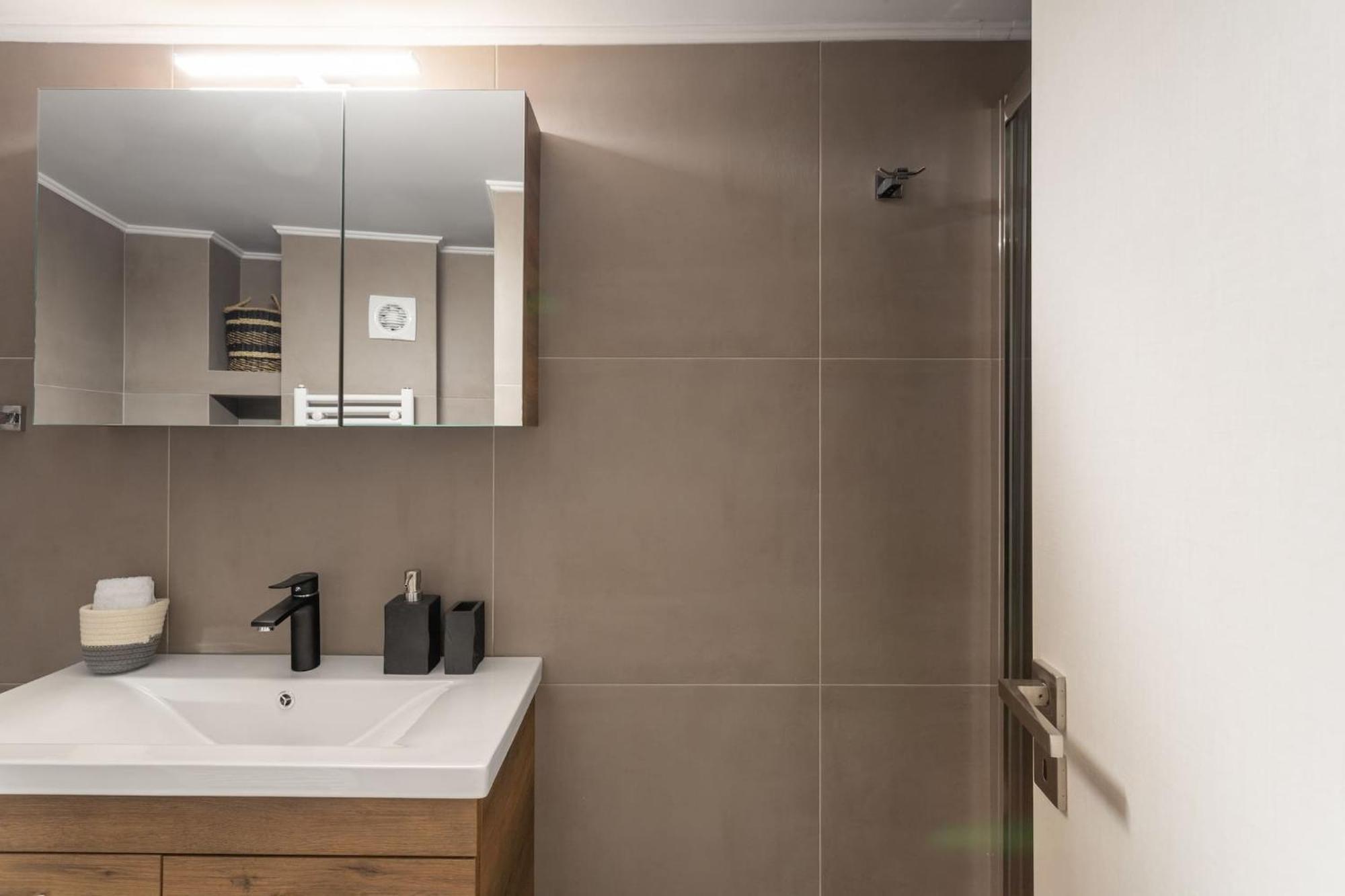אתונה Deluxe 3-Bdrm Urban-Industrial Apt At Acropolis מראה חיצוני תמונה