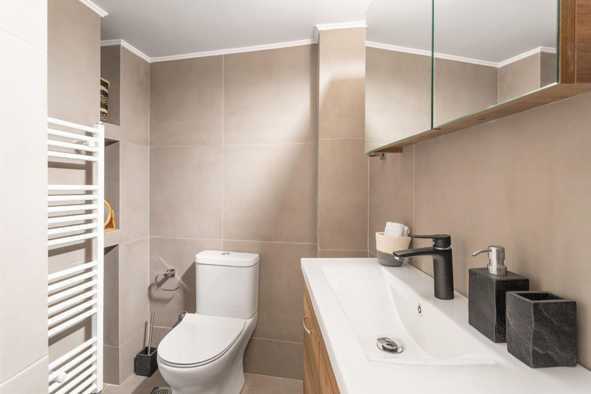 אתונה Deluxe 3-Bdrm Urban-Industrial Apt At Acropolis מראה חיצוני תמונה