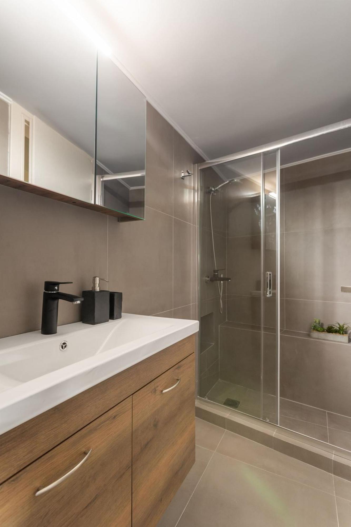 אתונה Deluxe 3-Bdrm Urban-Industrial Apt At Acropolis מראה חיצוני תמונה