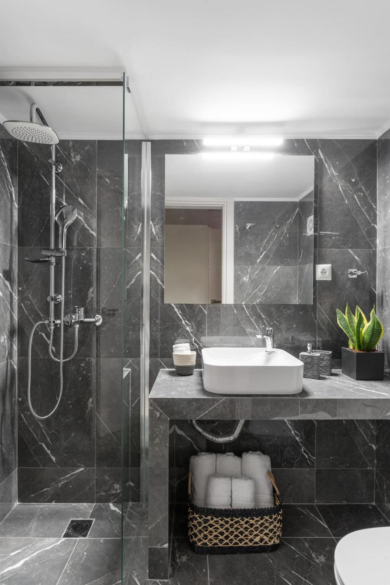 אתונה Deluxe 3-Bdrm Urban-Industrial Apt At Acropolis מראה חיצוני תמונה