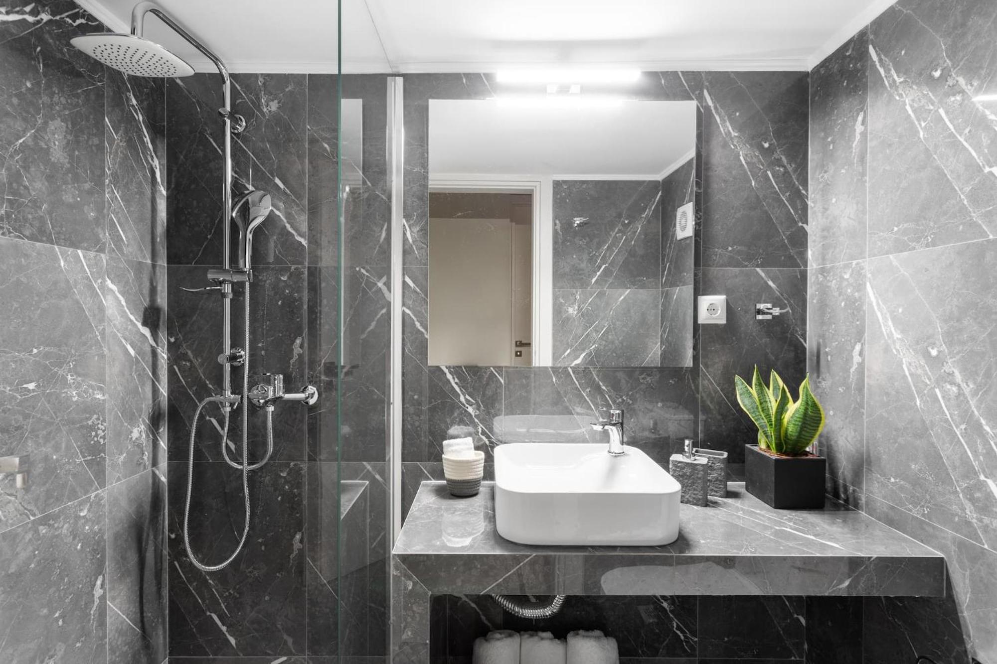 אתונה Deluxe 3-Bdrm Urban-Industrial Apt At Acropolis מראה חיצוני תמונה