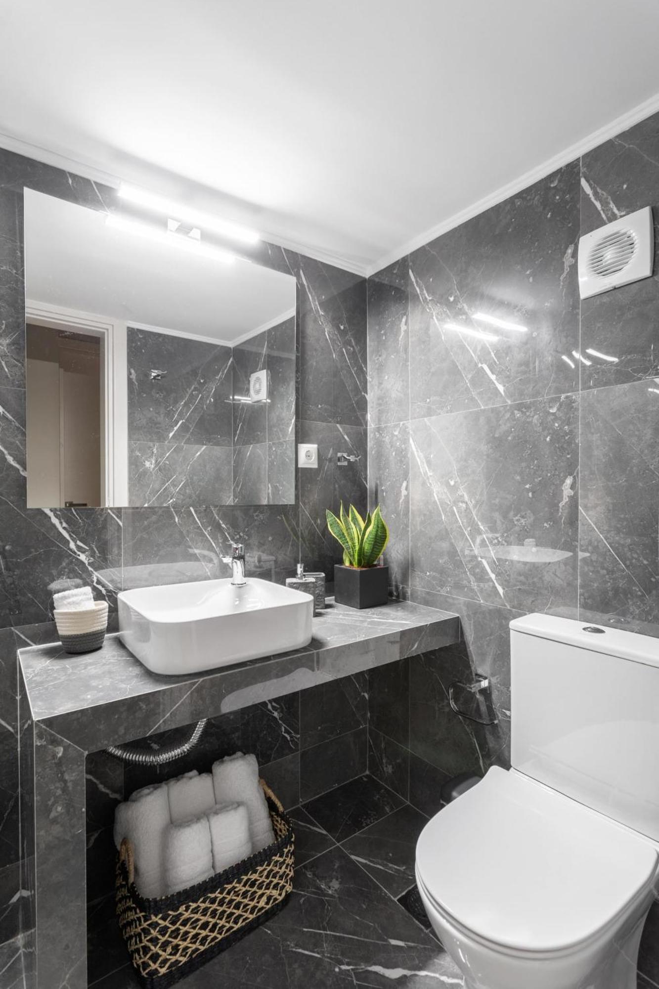 אתונה Deluxe 3-Bdrm Urban-Industrial Apt At Acropolis מראה חיצוני תמונה